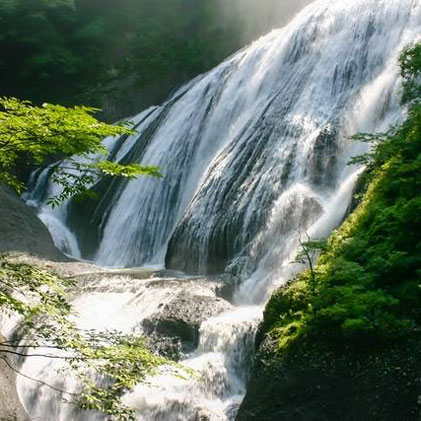 月居山 と 袋田ノ滝